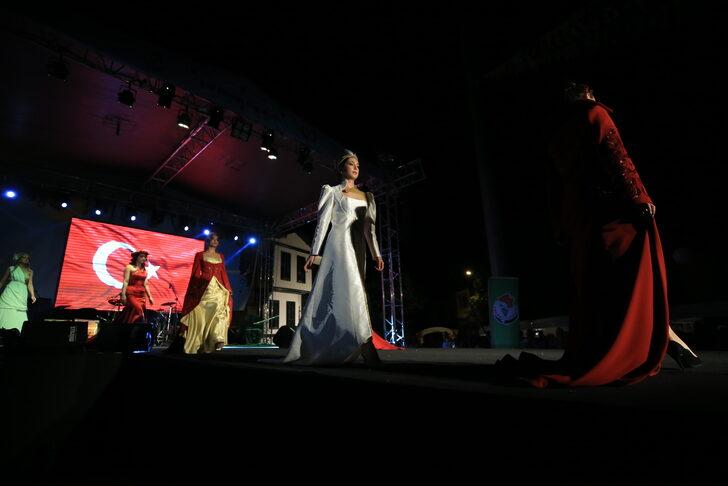 Kırklareli'nde "Türk Kırmızısı Ay Beyazı" defilesi gerçekleştirildi G3