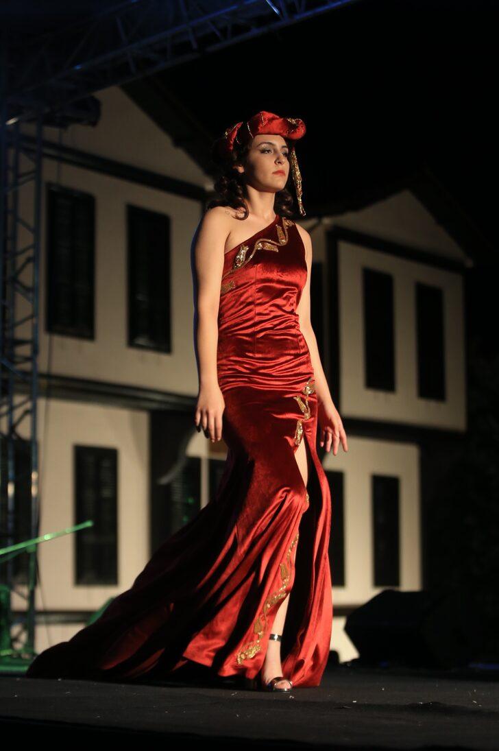 Kırklareli'nde "Türk Kırmızısı Ay Beyazı" defilesi gerçekleştirildi G4