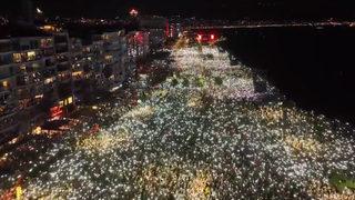İzmir'de tarihi görüntü! 100. yıla görkemli kutlama: Fotoğraflar geldi, sonu görünmüyor