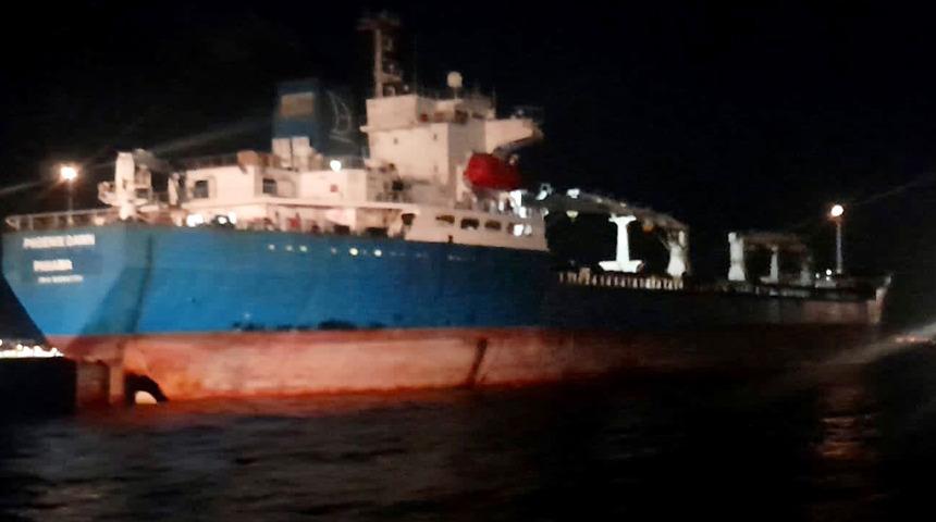 Çanakkale Boğazı'nda hareketli dakikalar! Devasa yük gemisi arıza yaptı, ekipler teyakkuza geçti