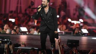 İzmirliler Tarkan konseriyle coştu! Gündoğdu Meydanı tıklım tıklım doldu