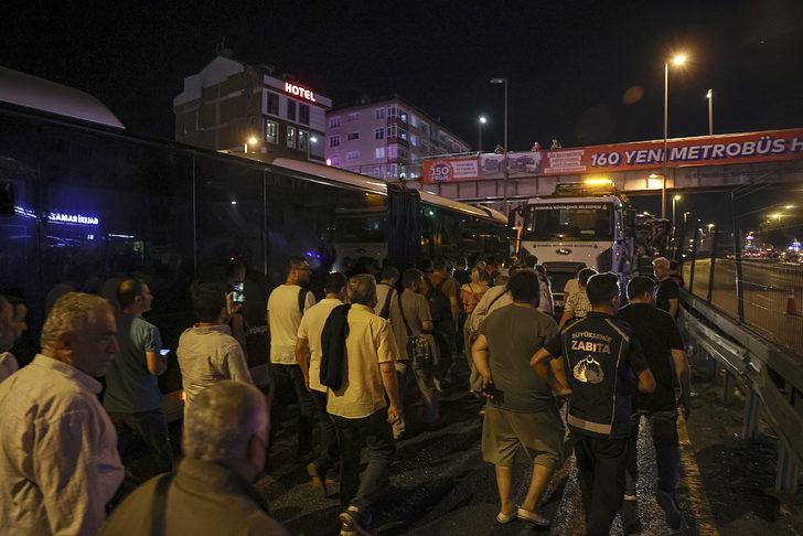 GÜNCELLEME 4 - Avcılar'da metrobüsler çarpıştı G3