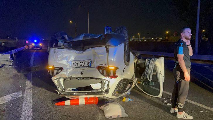 Kocaeli'de tırın çarpması sonucu devrilen otomobildeki 2 kişi yaralandı G2