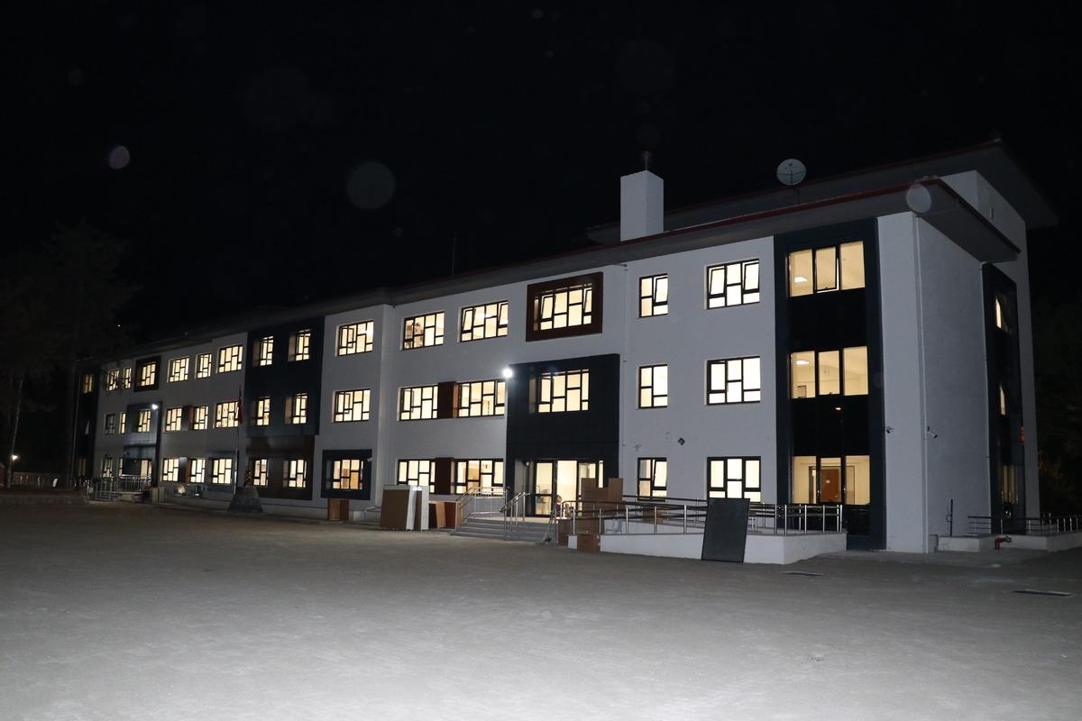 Karab&uuml;k'te 136 okulda onarım &ccedil;alışmaları tamamlandı