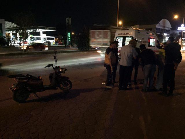 Bursa'da otomobil ile motosikletin çarpıştığı kazada 4 kişi yaralandı