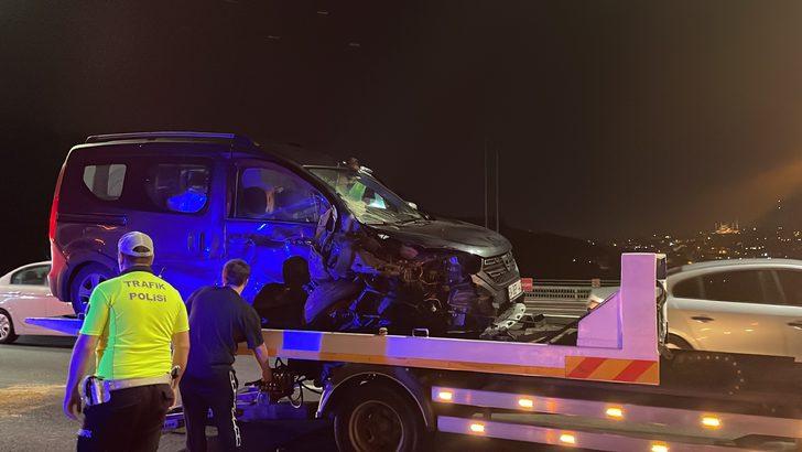 FSM'de "dur" ihtarına uymayan panelvan polislere çarptı, 2 memur yaralandı G4