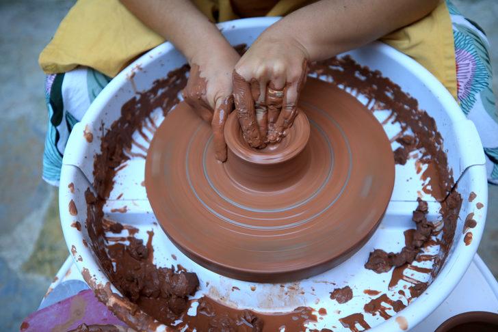 Kırklareli'nde 8 bin 200 yıl önce köy yaşamında kullanılan objeler, seramiğe yansıtıldı G2