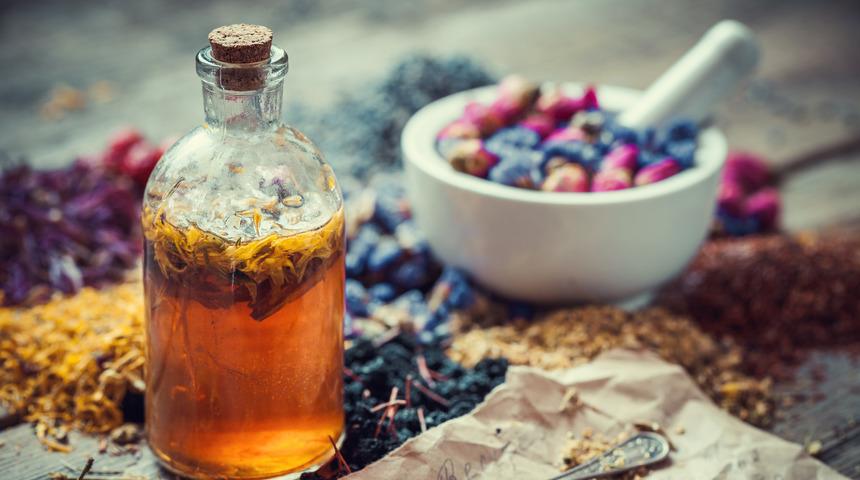 Ayak kokusunu anında kesiyor! Sadece bir kaşık yeter