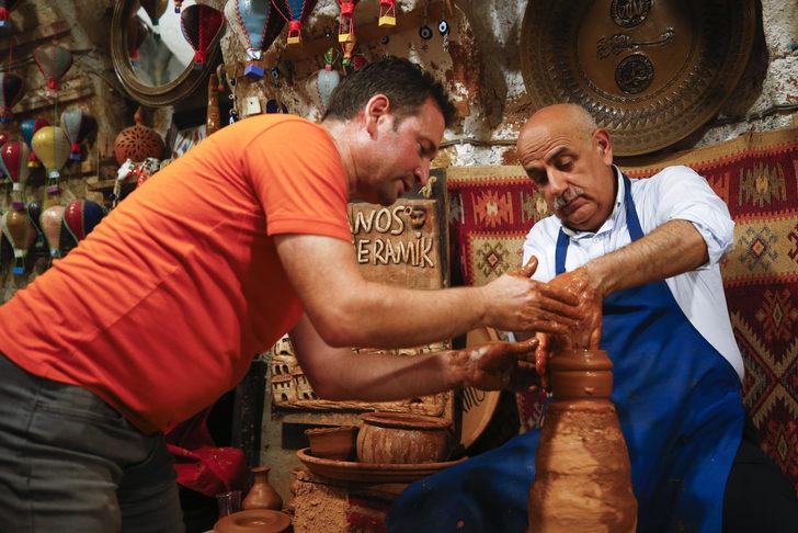 Bakan Kirişci, Nevşehir'de bir atölyede çanak yapımını deneyimledi G4