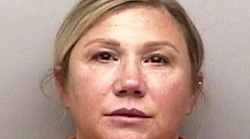 Mezuniyet gecesinde skandal! Öğrencilerine zorla alkol verdi, yetmedi twerk yaptı