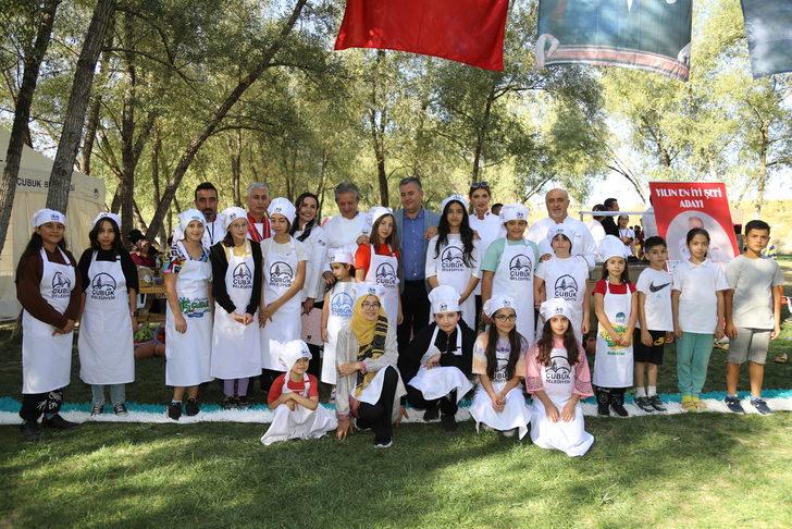 Uluslararası Çubuk Turşu ve Kültür Festivali'nde çocuklar vişneli pasta yapmayı öğrendi G2