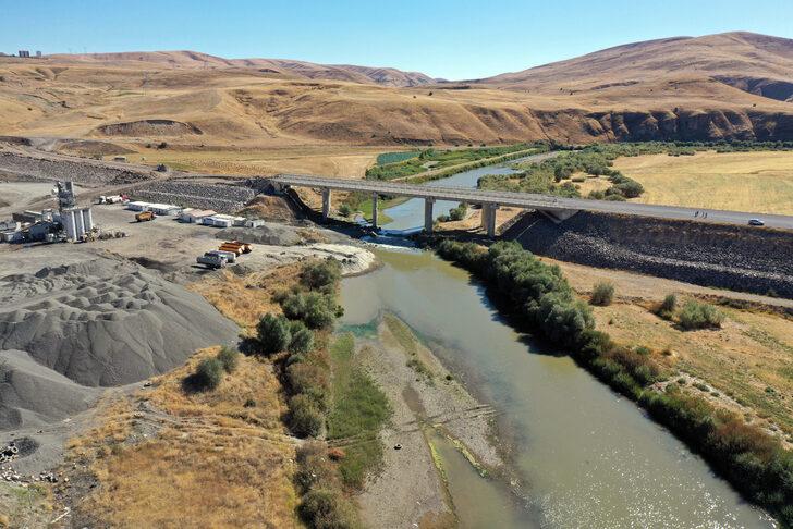 Kışın sürücüleri rahatlatacak Ağrı'daki kara yolunun yapımında sona yaklaşıldı G5