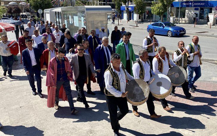 Kırşehir'de 35. Ahilik Haftası kutlamalarına esnaf davul zurna ile davet edildi G3