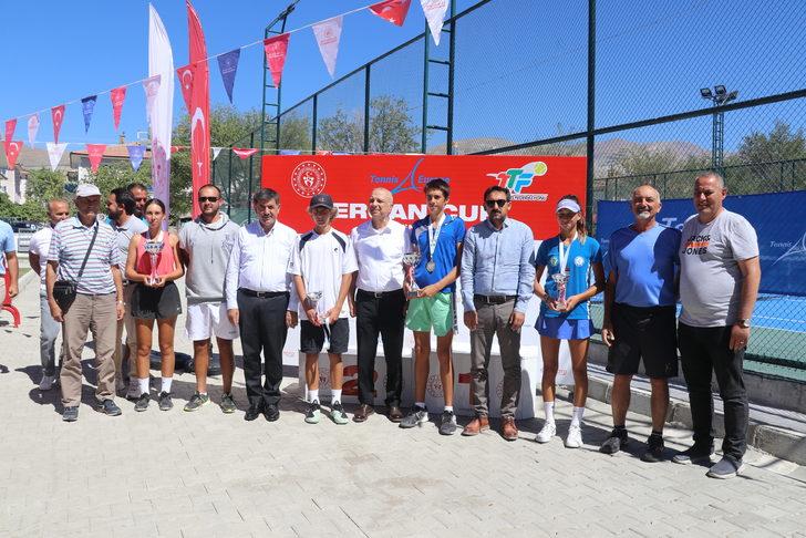 Uluslararası Erzincan Ergan Cup Tenis Turnuvası sona erdi G4