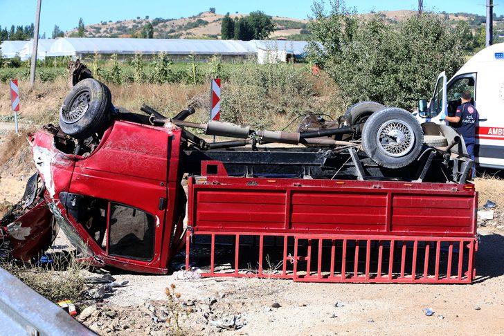 Tokat'ta devrilen kamyonetteki 4 kişi yaralandı G2