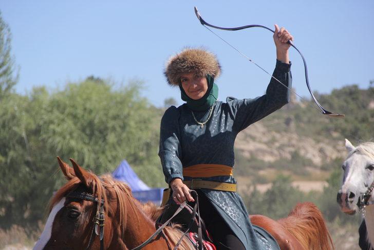 Atlı Okçuluk Türkiye Şampiyonası yarı final yarışları Afyonkarahisar’da başladı G2