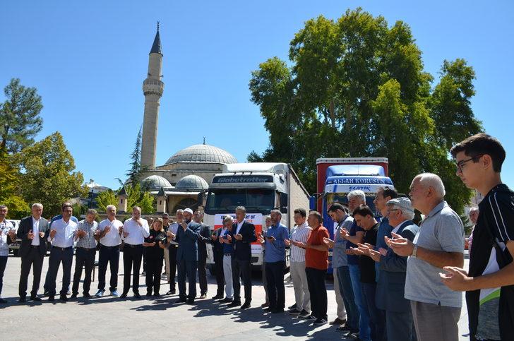 Karaman'dan Pakistan'daki sel bölgesine 2 yardım tırı gönderildi G1