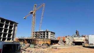 Malatya'da inşaat çalışmaları sırasında vinç devrildi