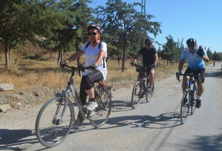 Amasya'da çocuklar "temiz çevre" için aileleriyle pedal çevirdi G4