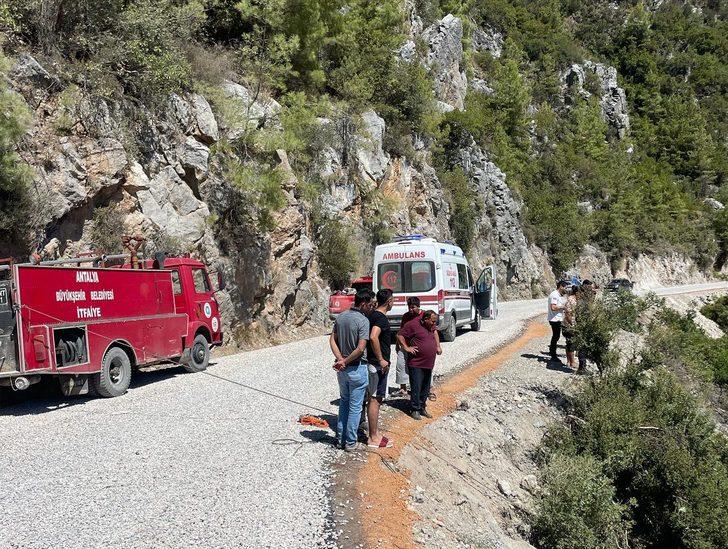 Antalya'da uçuruma yuvarlanan otomobildeki 2 kişi yaralandı G1