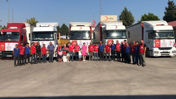 Adana'dan Pakistan'daki sel bölgesine 9 yardım tırı gönderildi G1