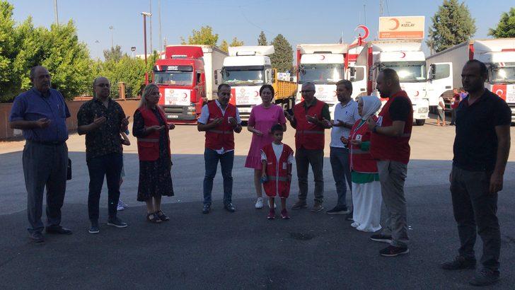 Adana'dan Pakistan'daki sel bölgesine 9 yardım tırı gönderildi G2
