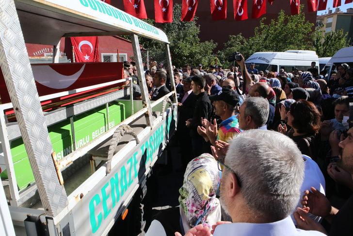 Şehit Piyade Uzman Çavuş Uçakçı memleketi Çorum'da son yolculuğuna uğurlandı G2