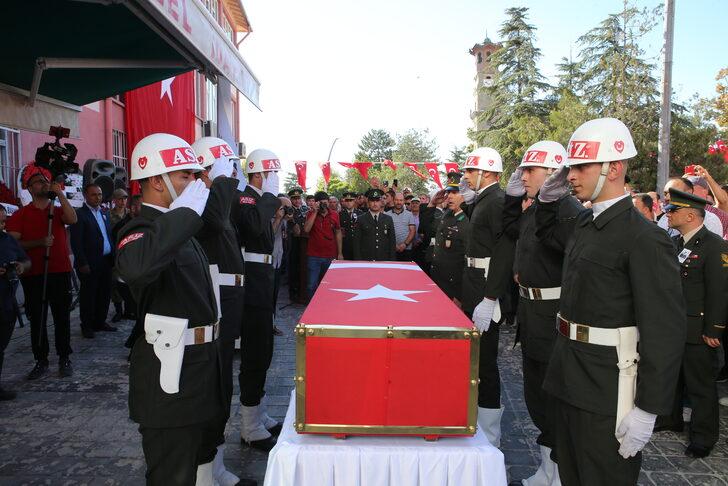 Şehit Piyade Uzman Çavuş Uçakçı memleketi Çorum'da son yolculuğuna uğurlandı G3