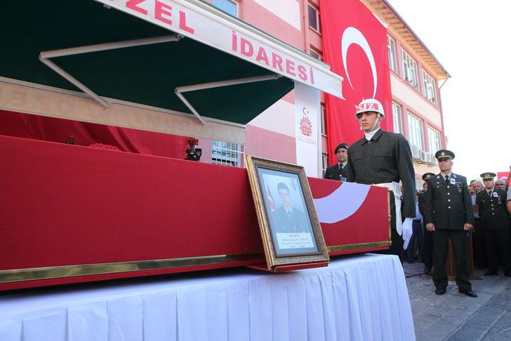 Şehit Piyade Uzman Çavuş Uçakçı memleketi Çorum'da son yolculuğuna uğurlandı G5