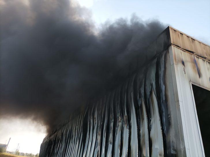 GÜNCELLEME - Malatya'da kayısı depolama fabrikasında çıkan yangın kontrol altına alındı G2