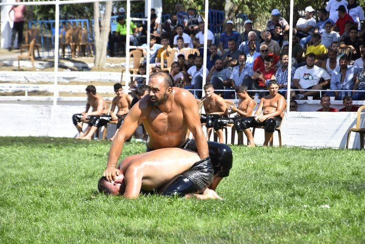 24. Malkara Yağlı Güreşleri'nin başpehlivanı Ali Gürbüz oldu G3