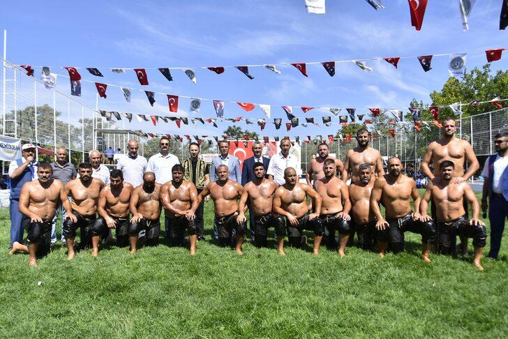 24. Malkara Yağlı Güreşleri'nin başpehlivanı Ali Gürbüz oldu G4