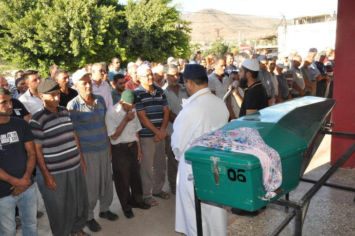 GÜNCELLEME 2 - Mersin'de boşanma aşamasındaki eşinin tabancayla vurduğu kadın öldü G5