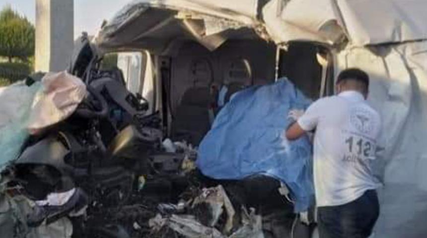 Gaziantep'te feci kaza! Hatalı sollama faciaya neden oldu... Ölü ve yaralılar var
