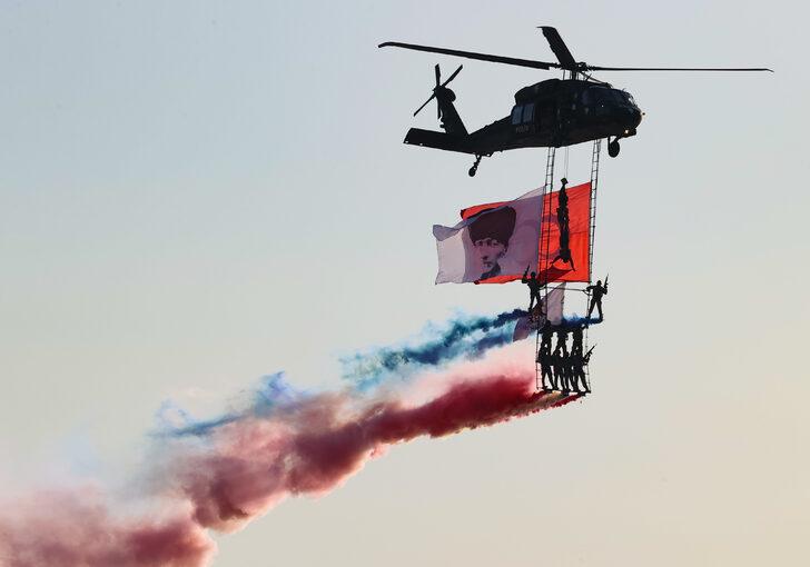 İzmir Airshow, 2. gün uçuşlarıyla tamamlandı G4