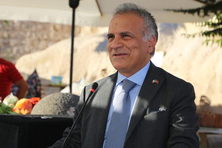 Kapadokya'da "Konuş benimle dünya" sergisi açıldı G4