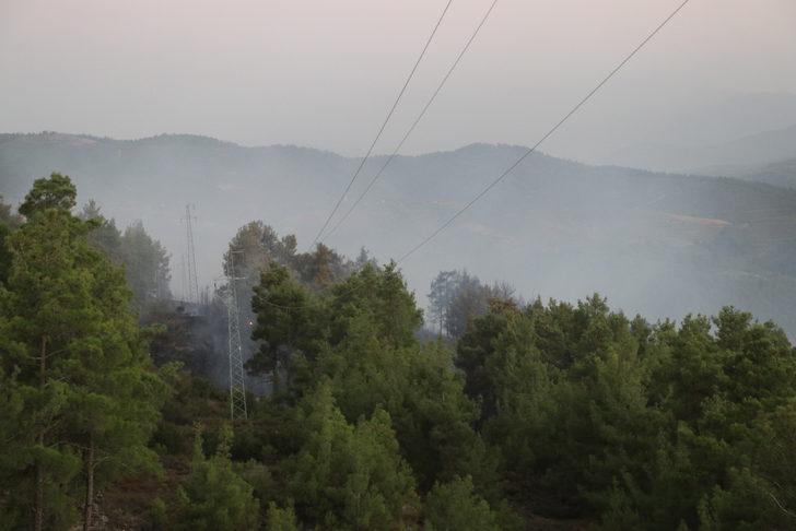 GÜNCELLEME - Denizli'de orman yangınının söndürüldüğü bölgeye yakın konumda çıkan yangın kontrol altına alındı G3