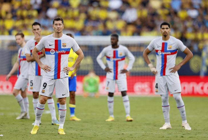 Son dakika: Cadiz - Barcelona maçında tüm stadyum buz kesti! Bir taraftarın geçirdiği kalp rahatsızlığı nedeniyle oyun durdu... G2