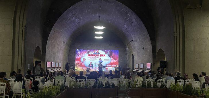 Geçmişte müzikle şifa dağıtan medresede "Müzikle Şifaya Yolculuk" programı yapıldı G5