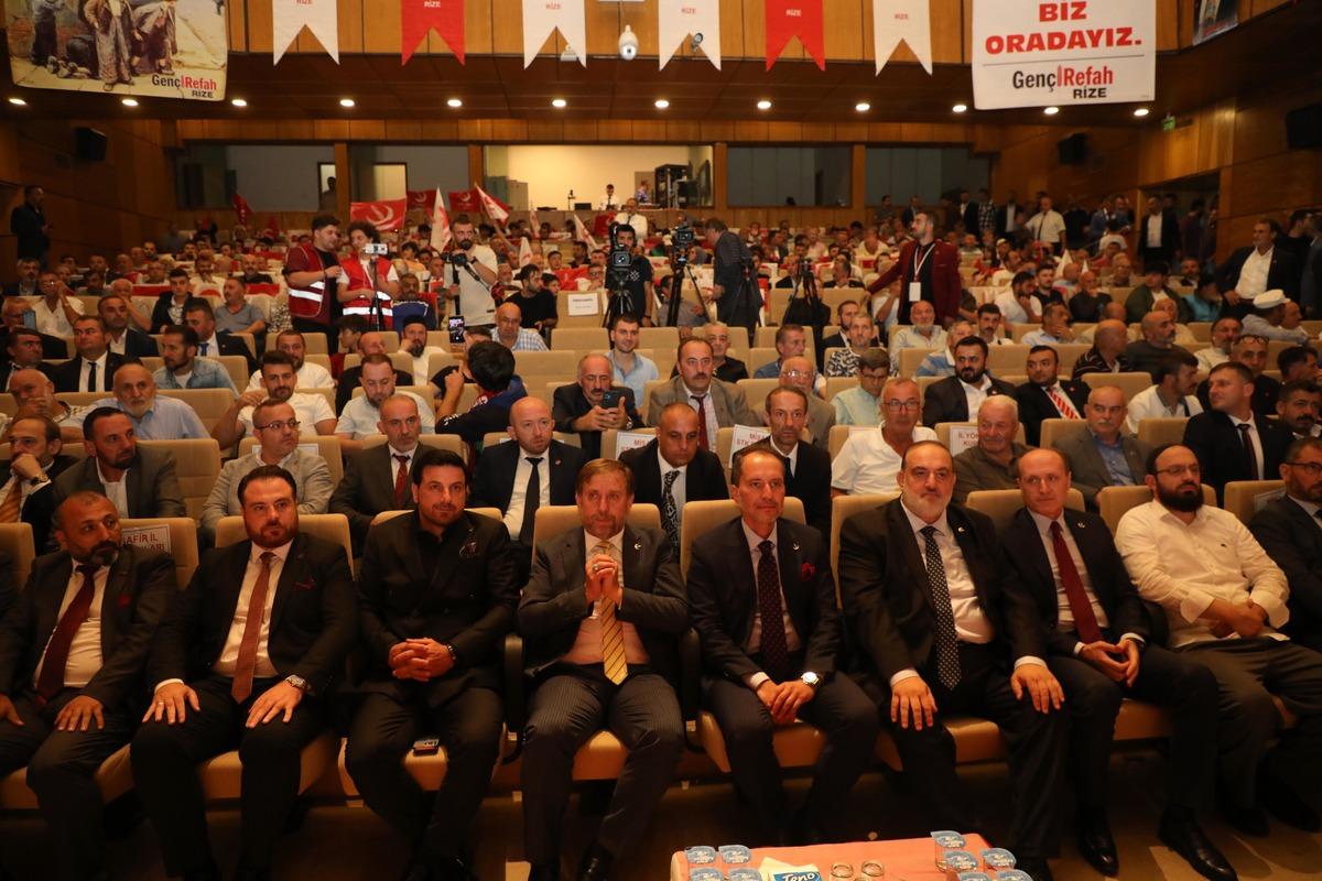 Yeniden Refah Partisi Genel Başkanı Erbakan, Rize'de partisinin il kongresine katıldı: