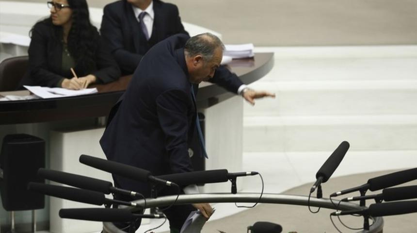 CHP’li Levent Gök Meclis’te fena düştü