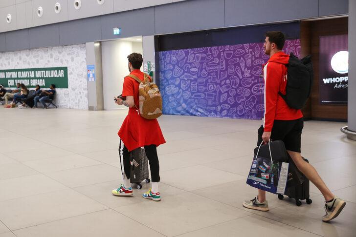 Avrupa Şampiyonası'ndan elenen A Milli Erkek Basketbol Takımı yurda döndü G2