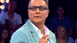 Mehmet Ali Erbil'in sevgilisi kim? Kendisinden 40 yaş küçük Melike Çamlıoğlu ile sevgili oldu! Kızından küçük