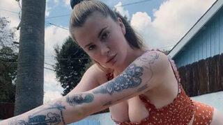 Saçlarını üçe vurdurmuştu! Ireland Baldwin pozlarıyla dikkat çekti