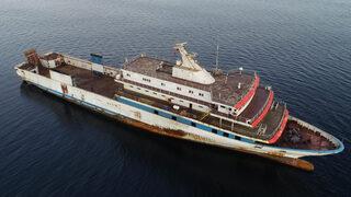 GÜNCELLEME - Yunanistan Sahil Güvenlik birimlerinin taciz ateşi açtığı gemi Çanakkale Boğazı'nda demirledi