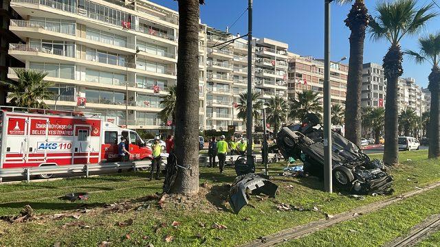 İzmir'de takla atan otomobildeki 2 kişi öldü, 1 kişi yaralandı