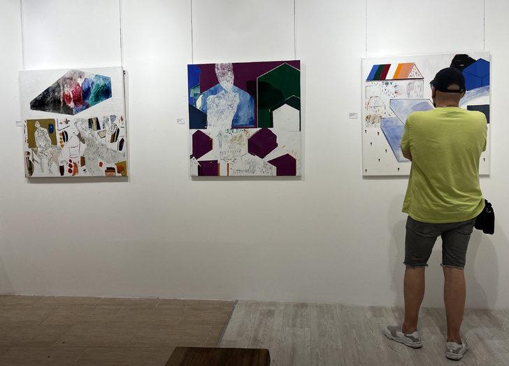 İranlı ressam Yalda Jafari Yaghin'in sergisi Üsküdar'da açıldı G3