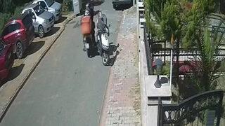 Ataşehir'de ilginç olay! Kuryenin siparişini çaldılar: Her şey 10-15 saniyede oldu 