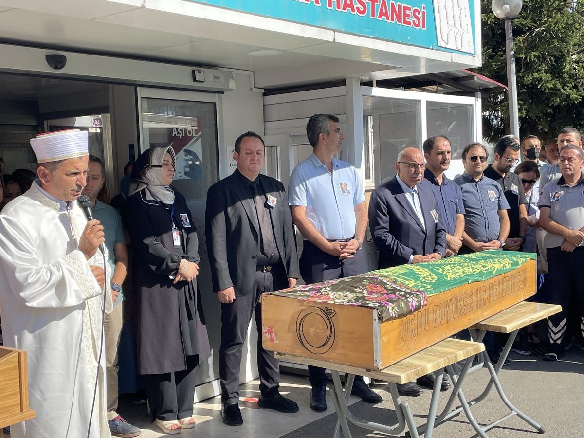 Ordu'da hayatını kaybeden hemşire i&ccedil;in &ccedil;alıştığı hastanede t&ouml;ren d&uuml;zenlendi