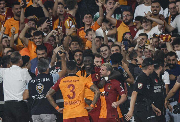 Galatasaray'ın emeklilik paylaşımında Gomis'in fotoğrafı taraftarın tepkisini çekti! G5